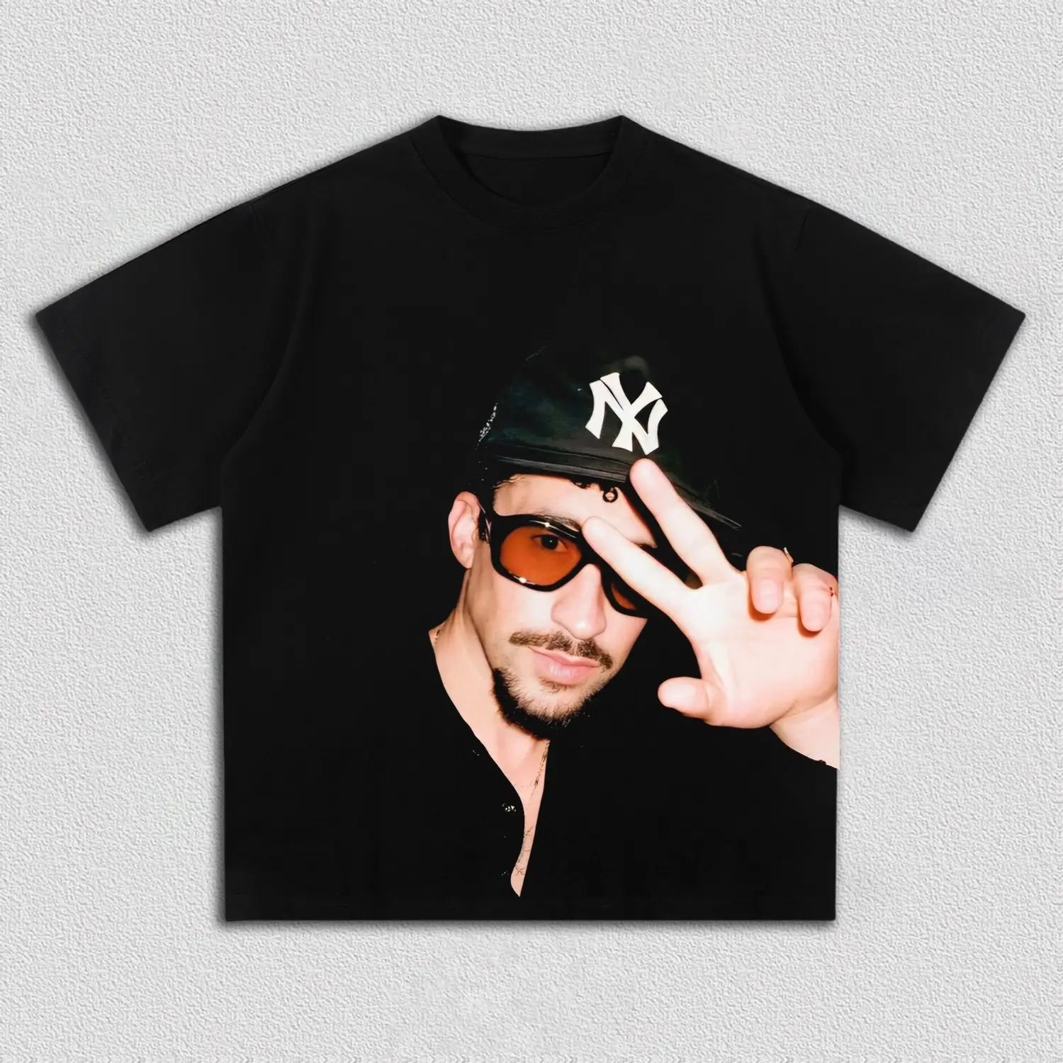 BLACK T-SHIRT