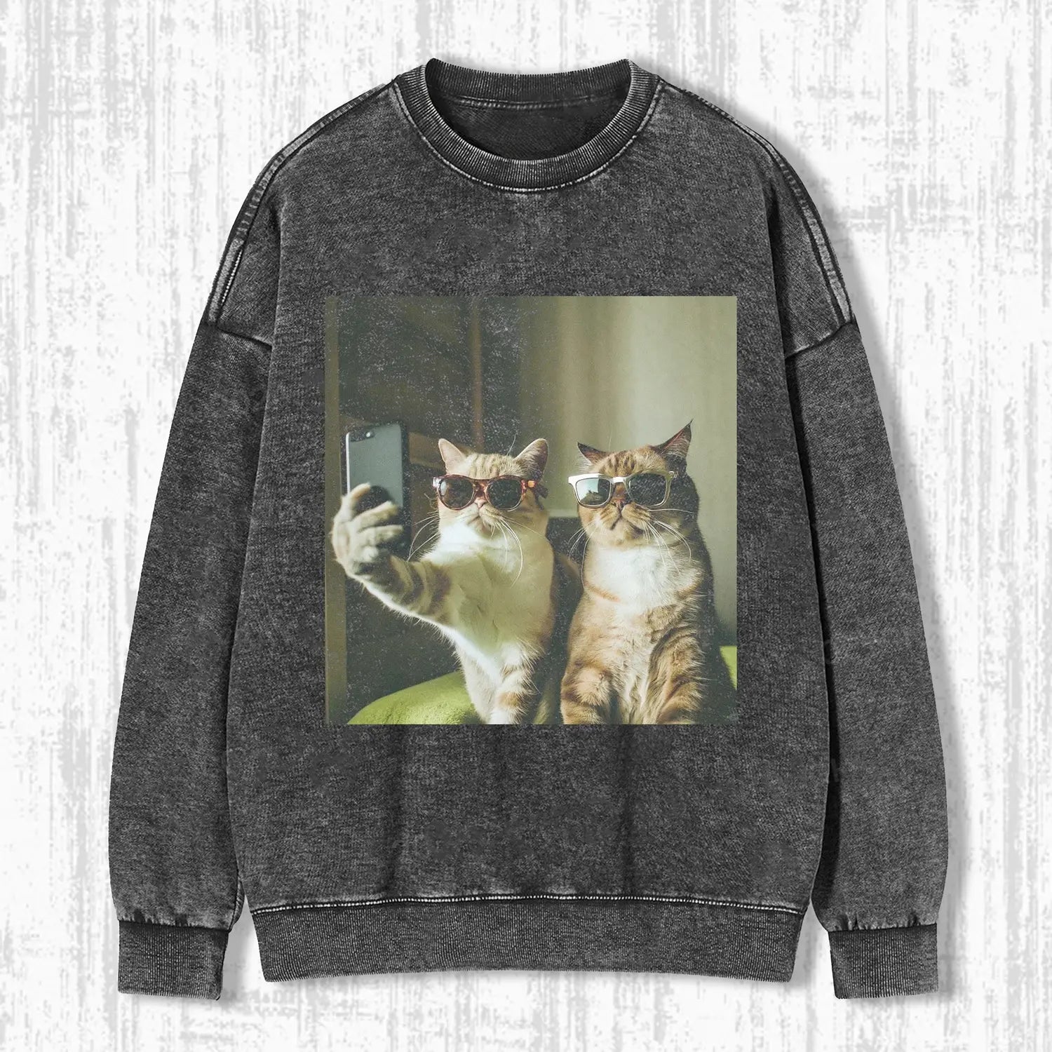 CAT TAKING A SELFIE T-SHIRT - POPCHANGER
