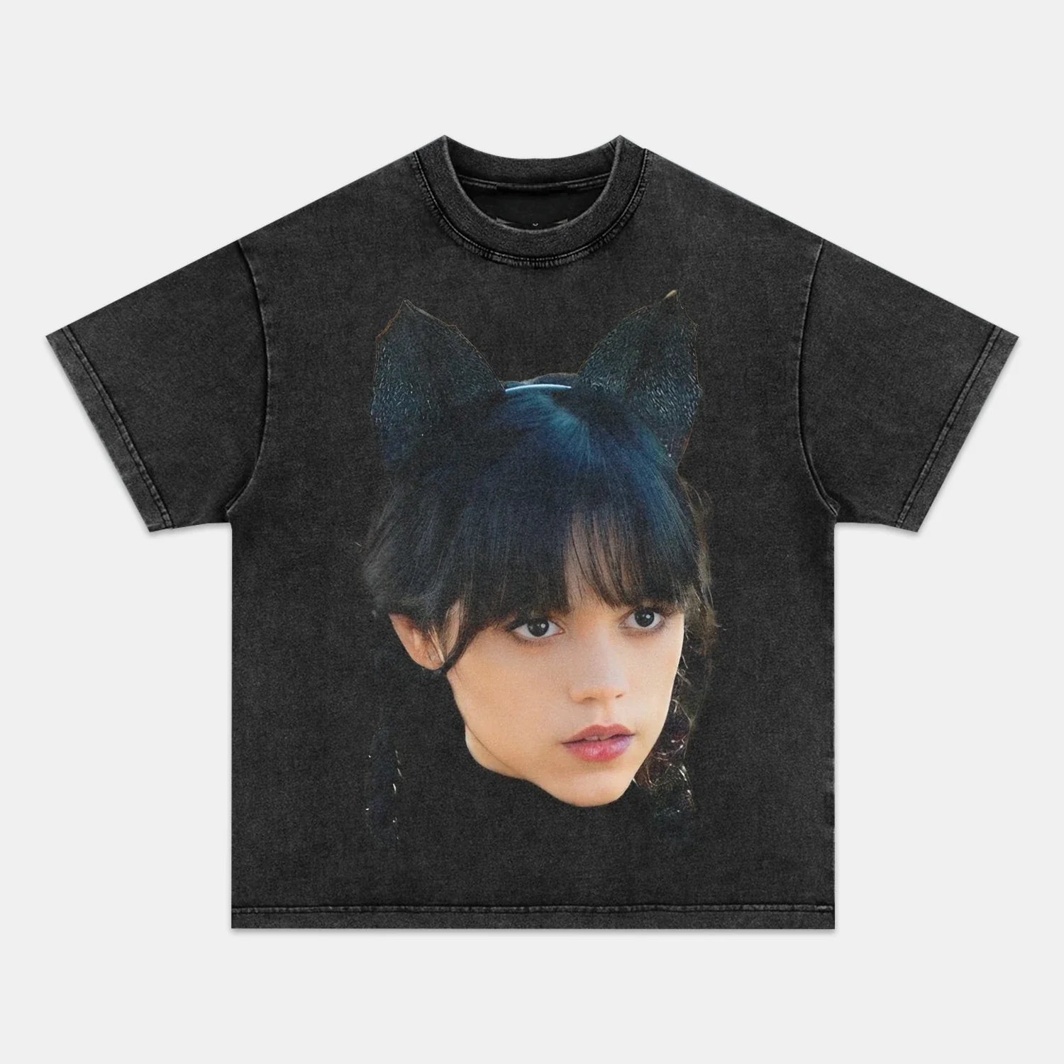 JENNA ORTEGA 2025 BIG FACE TEE - POPCHANGER