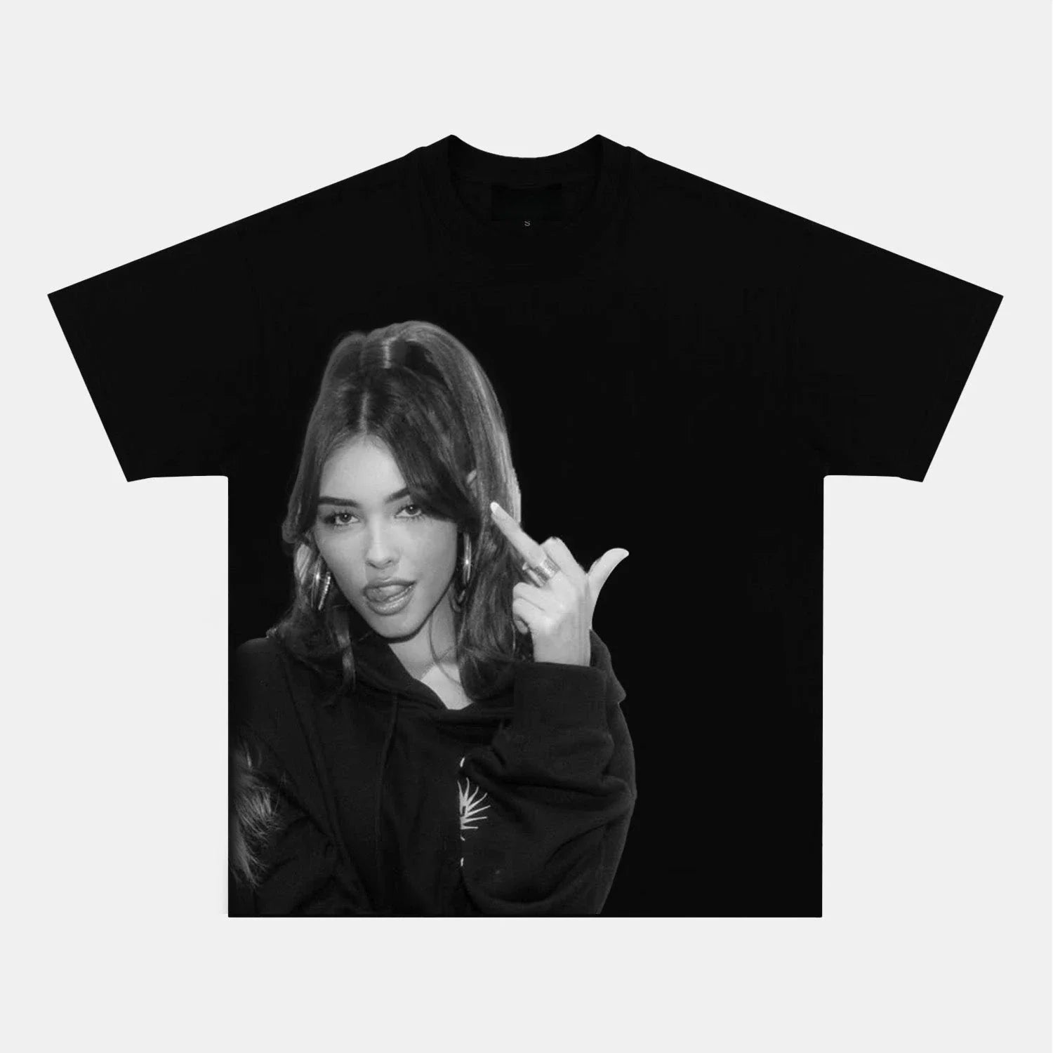 MADISON BEER 2025 TEE 08.31 1.0 - POPCHANGER